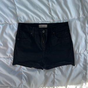 Madewell high waisted black shorts size 26